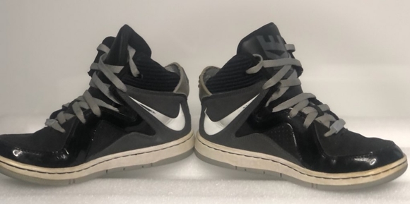 Retro 👟 Nike Black Grey & White • Size 4 Youth - Picture 3 of 6